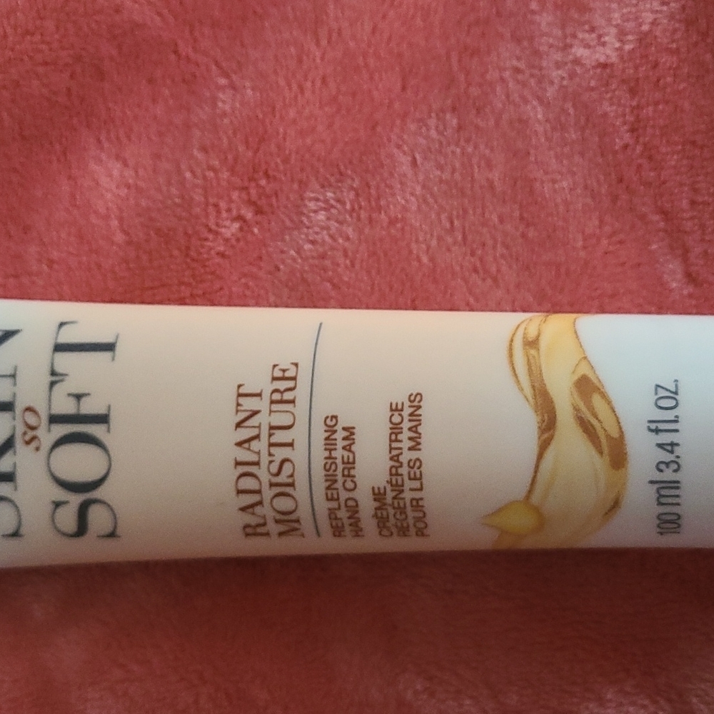 Bundle Of Avon Skin so soft Items. - Picture 4 of 4